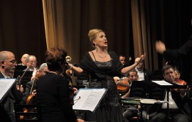 2 ALGERIA Felicia Bongiovanni e Opéra Italien Alger 11-2012 (16)